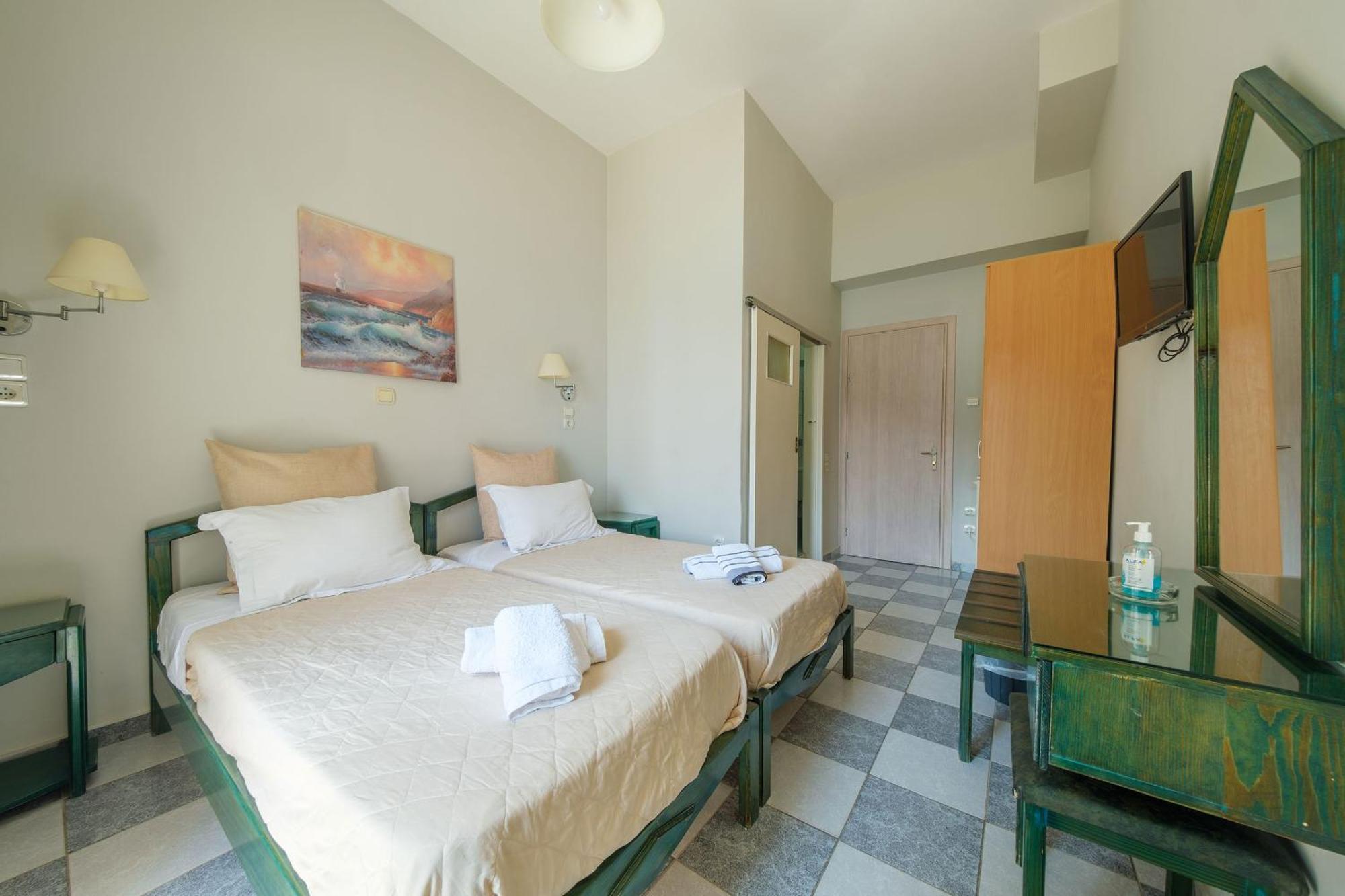 Golden Moon Hotell Tolón Eksteriør bilde