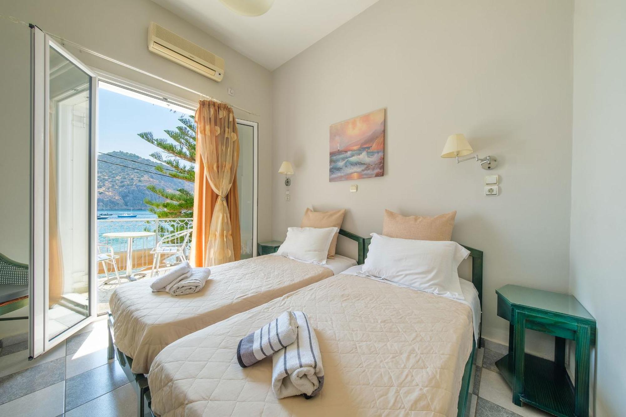 Golden Moon Hotell Tolón Eksteriør bilde