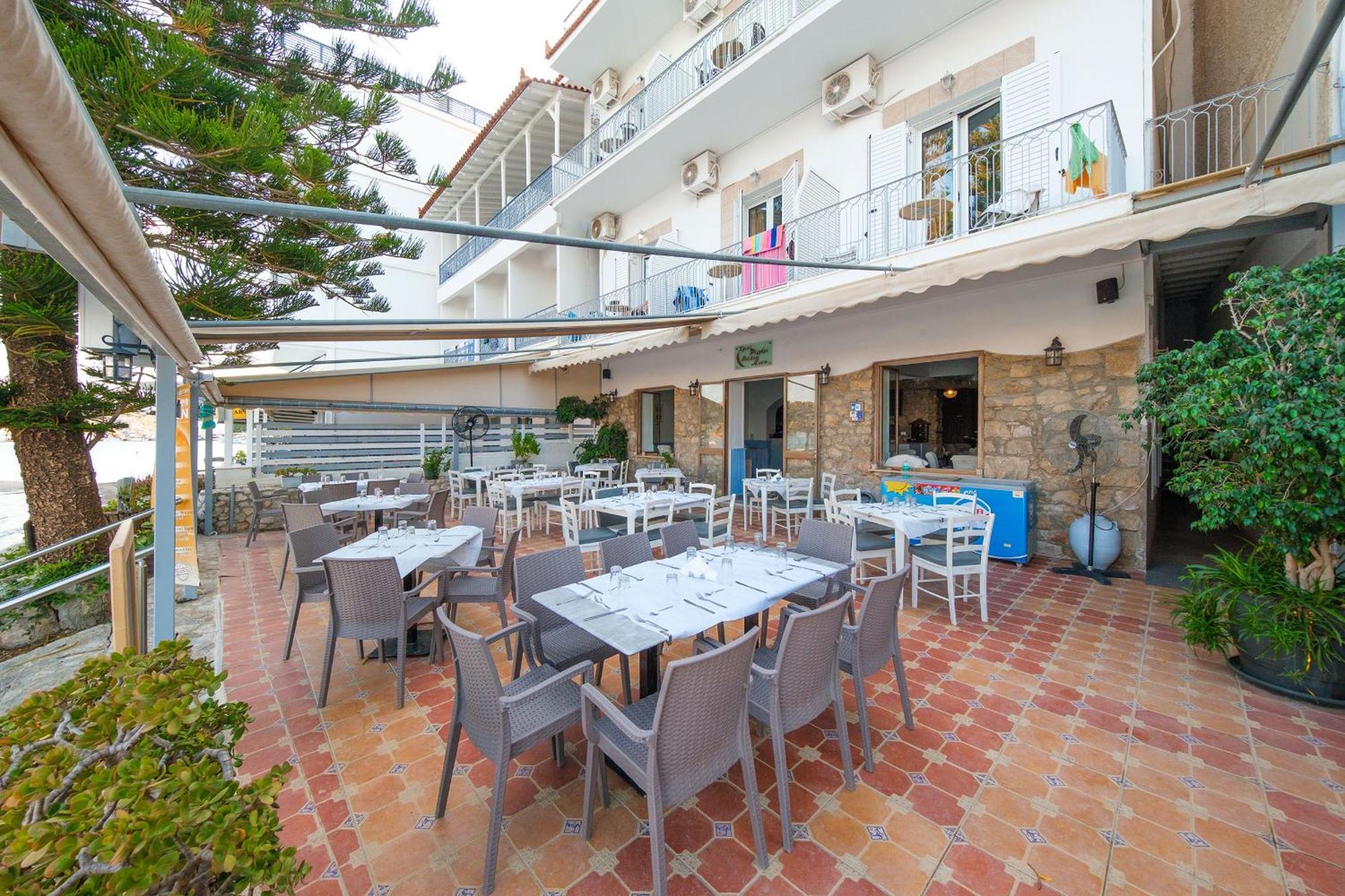 Golden Moon Hotell Tolón Eksteriør bilde