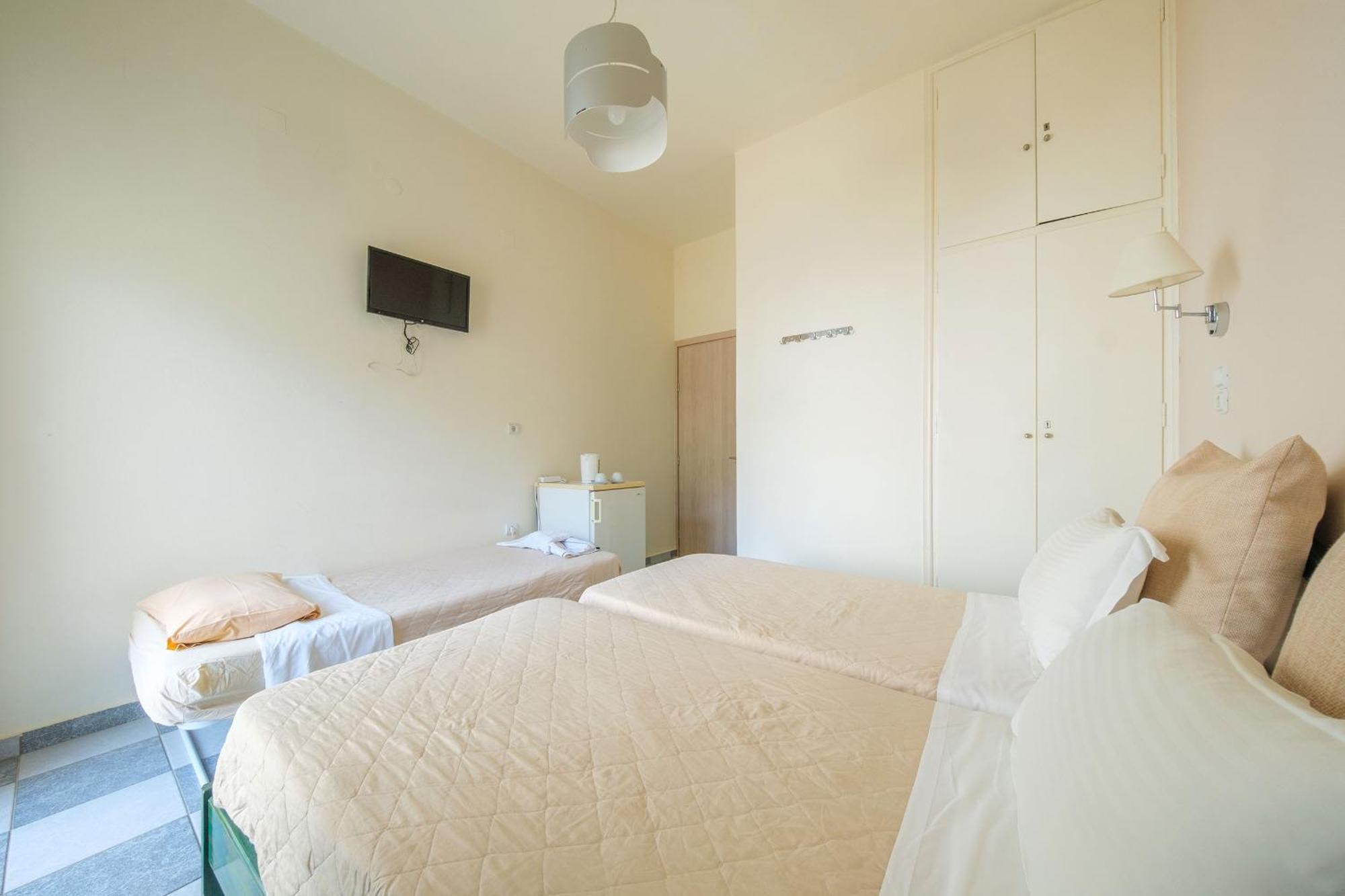 Golden Moon Hotell Tolón Eksteriør bilde