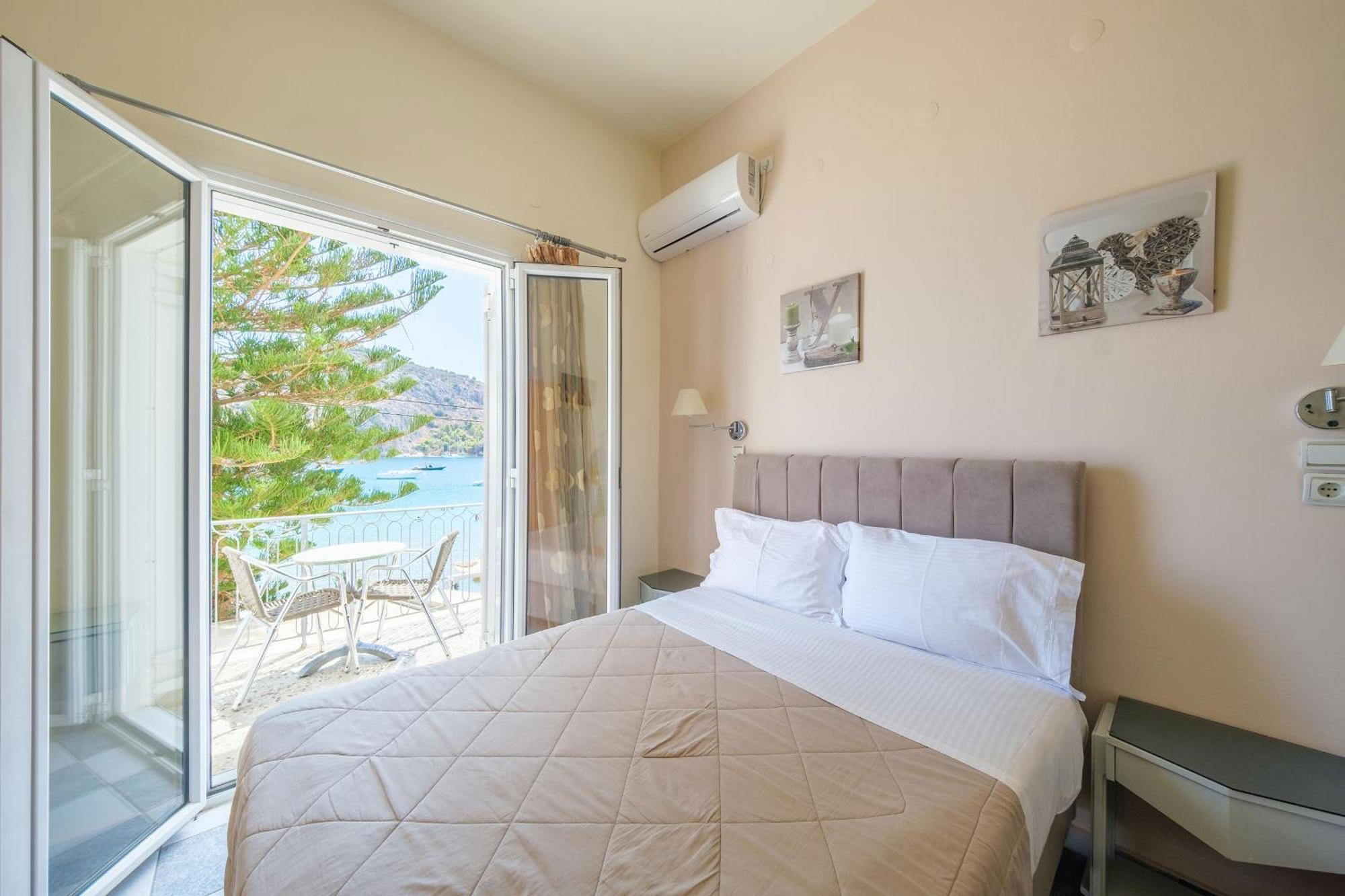 Golden Moon Hotell Tolón Eksteriør bilde