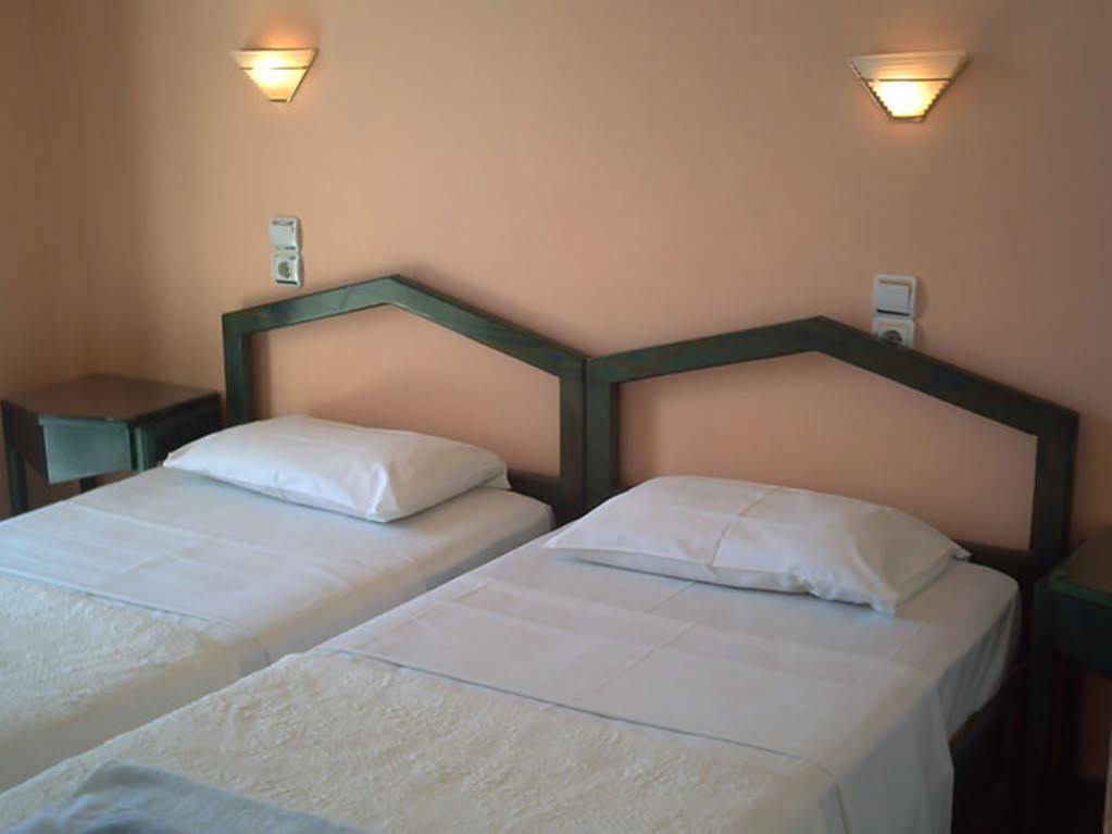 Golden Moon Hotell Tolón Eksteriør bilde